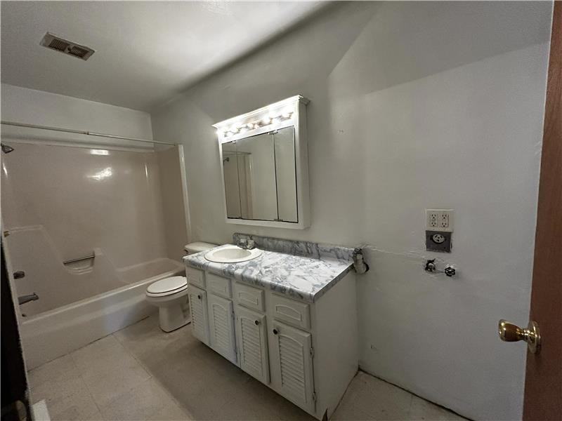3239 Sunset Blvd #4 - Photo 5 of 5