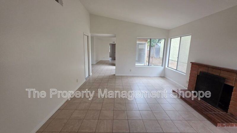 1205 Snipe Ave - Photo 2 of 12