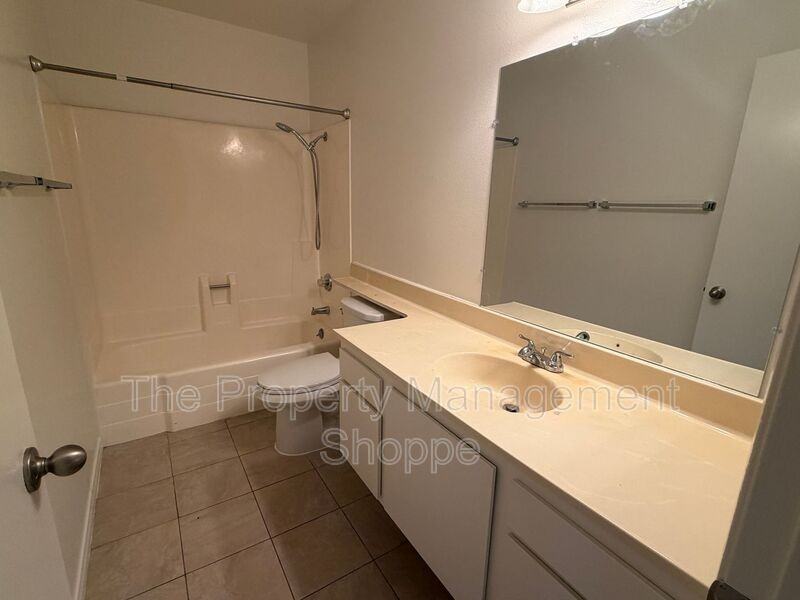 1205 Snipe Ave - Photo 5 of 12