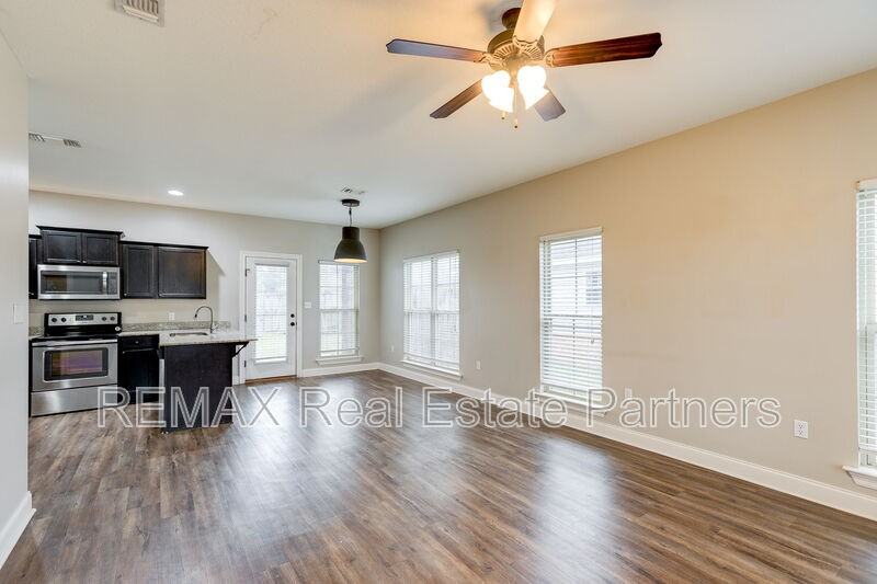10 Wildflower Blvd #3196452864 - Photo 3 of 21