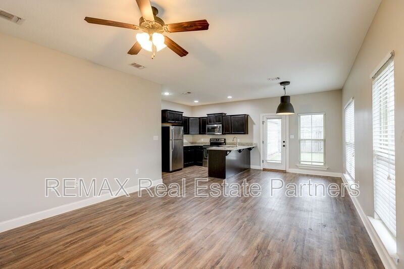 10 Wildflower Blvd #3196452864 - Photo 4 of 21