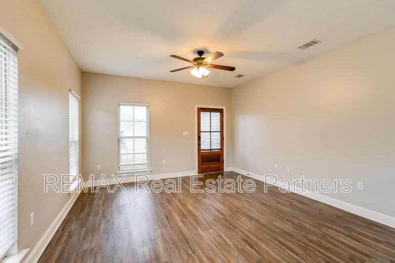 10 Wildflower Blvd #3196452864 - Photo 5 of 21