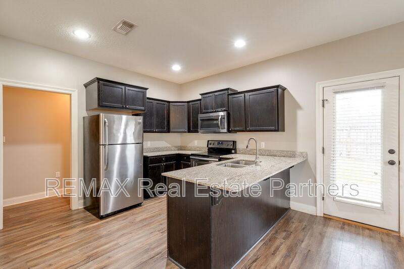 10 Wildflower Blvd #3196452864 - Photo 6 of 21