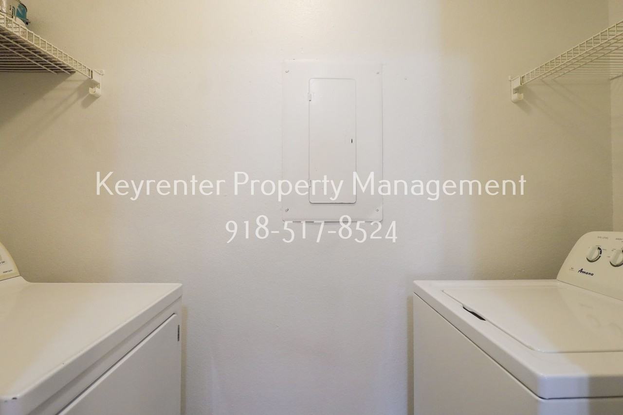 2421 E 87th St #261 - Photo 5 of 15