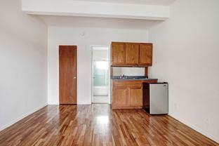 1010 Pico Blvd in Santa Monica.  Walk to the beach and Main St! - Photo 1 of 1