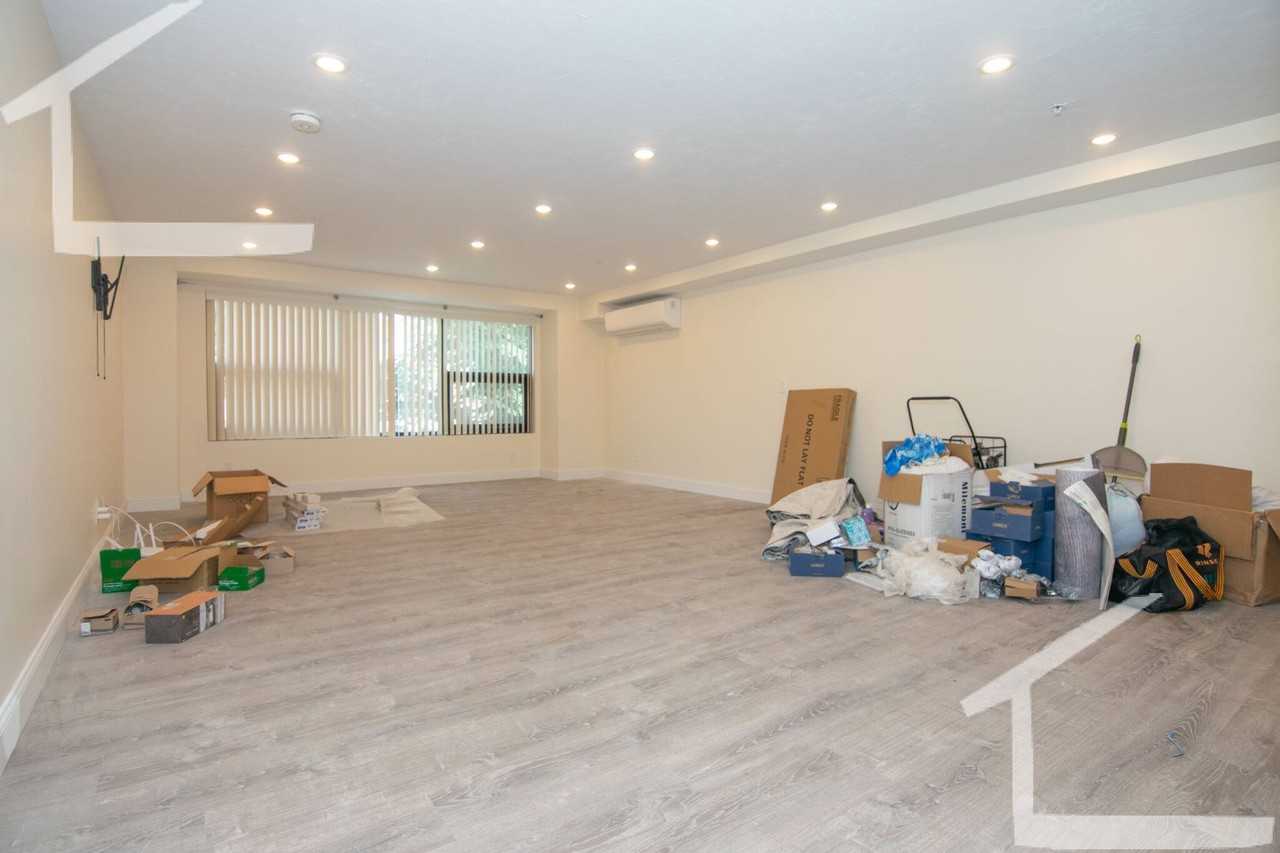 205 Commonwealth Ave #205 - Photo 3 of 6