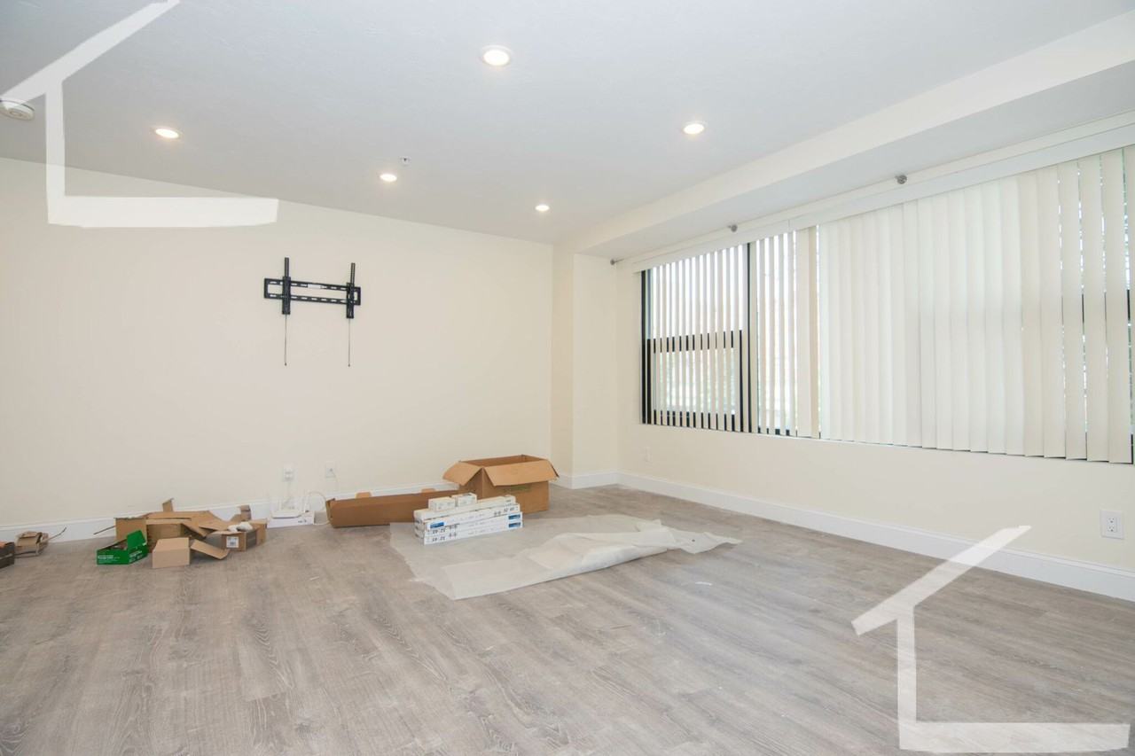 205 Commonwealth Ave #205 - Photo 6 of 6
