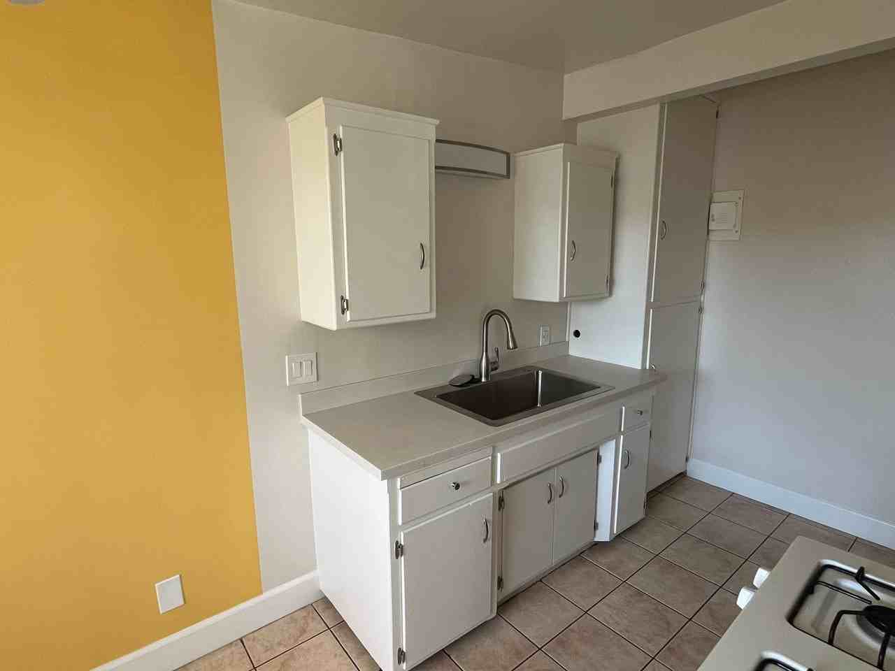 Courtyard Apartments - Photo 4 of 30