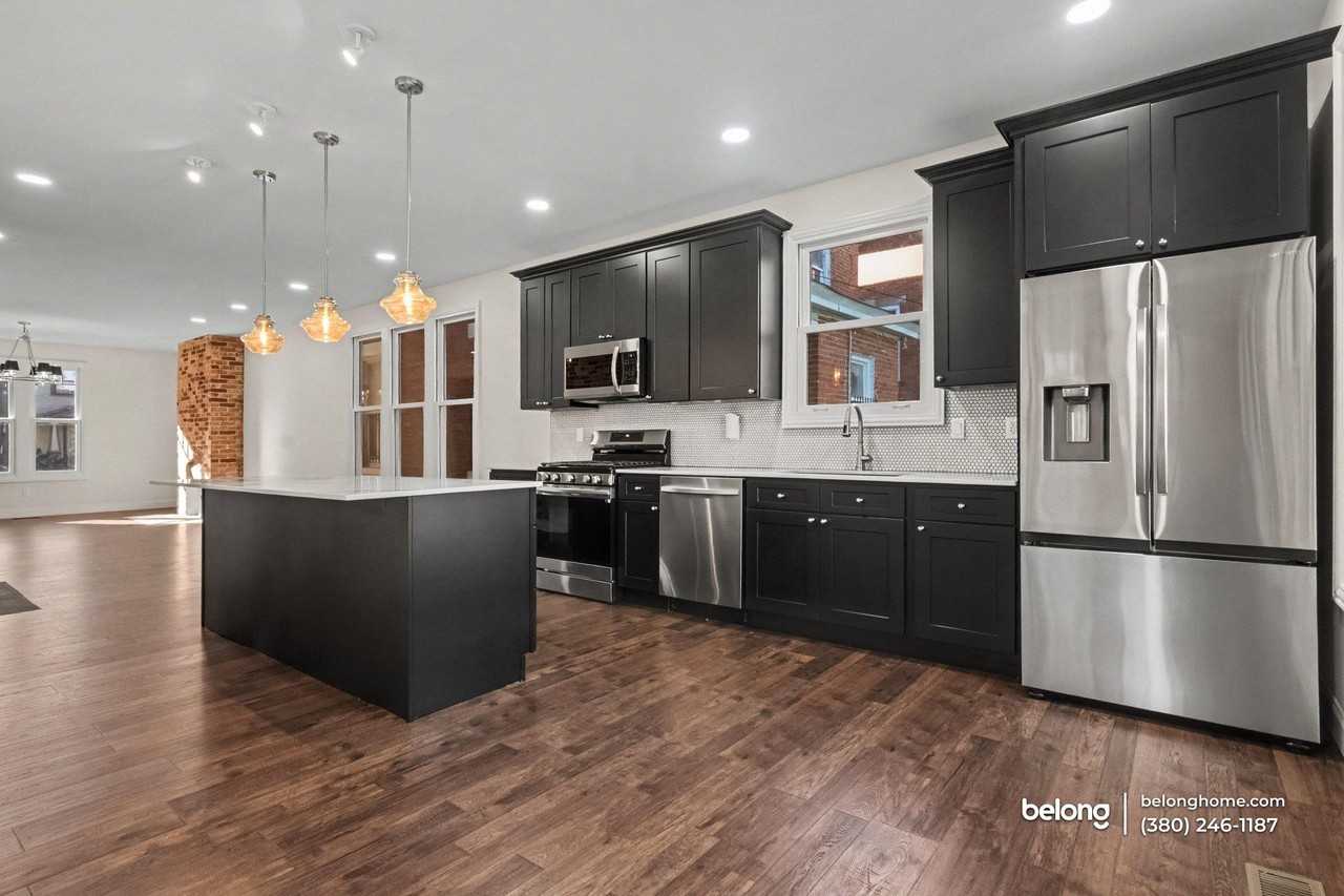 664 Oakwood Ave - Photo 2 of 16