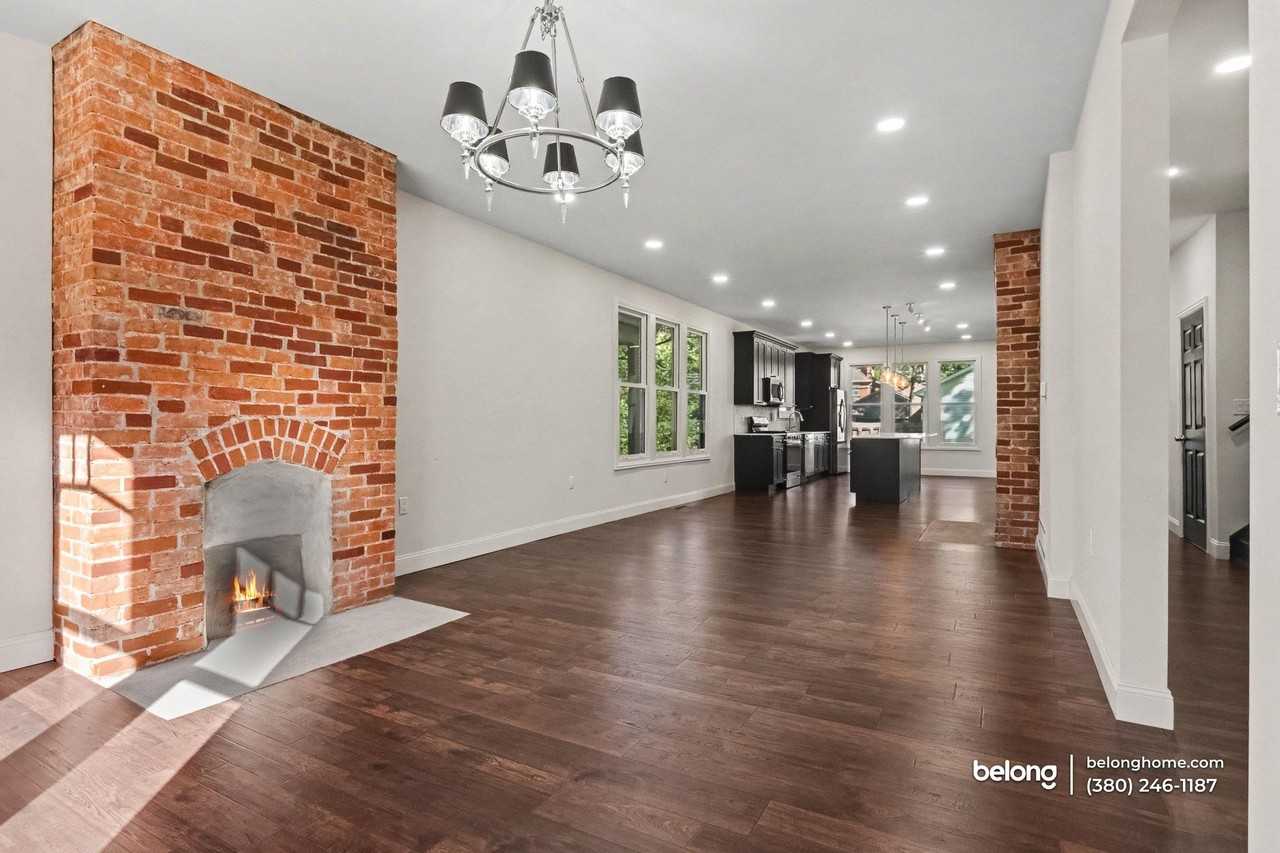 664 Oakwood Ave - Photo 3 of 16