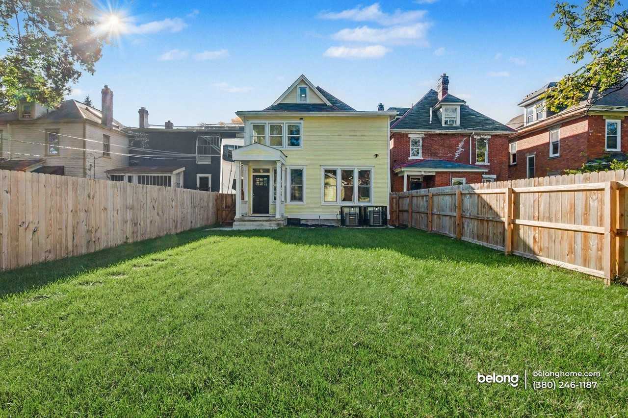 664 Oakwood Ave - Photo 5 of 16