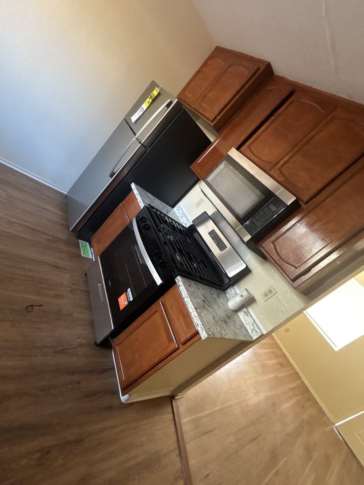 6440 Hermosa Ave Apt B #6440B - Photo 2 of 7