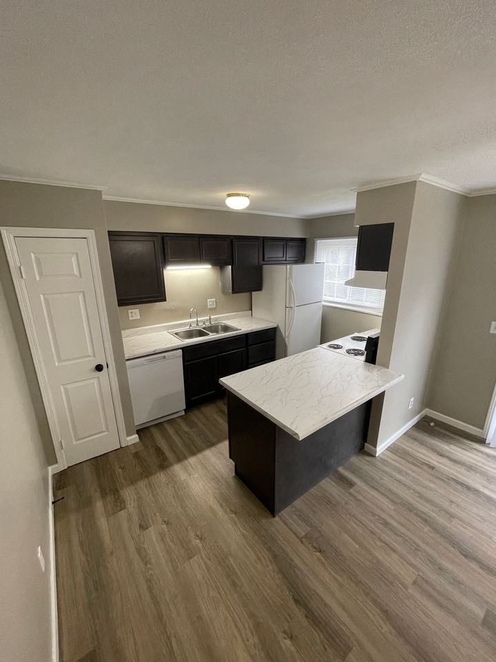 12111 - 12113 N. Woodcrest Dr. - Photo 4 of 28
