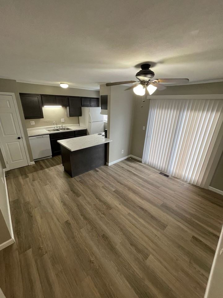 12111 - 12113 N. Woodcrest Dr. - Photo 5 of 28