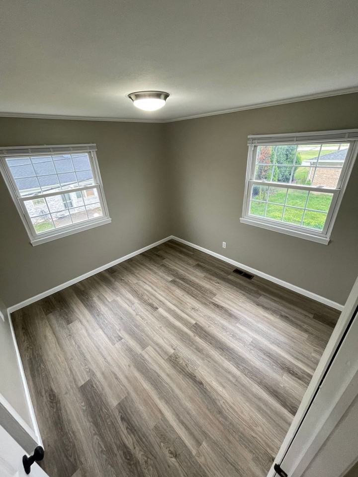 12111 - 12113 N. Woodcrest Dr. - Photo 6 of 28