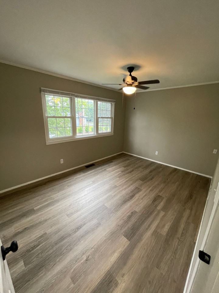 12111 - 12113 N. Woodcrest Dr. - Photo 7 of 28