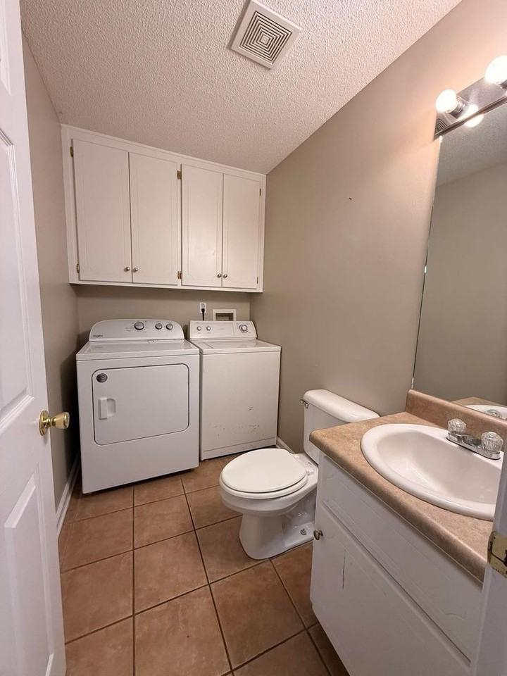 201 N Springview Dr - Photo 4 of 8