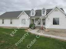 917 S Laurie Ln - Photo 1 of 1