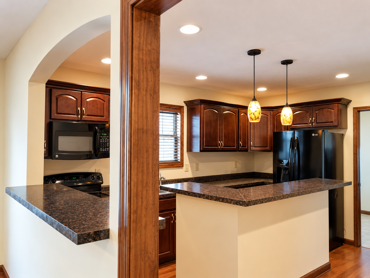 1413 S Grant St - Photo 6 of 19
