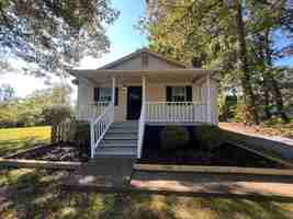featured image of 306 E Texas Ave
