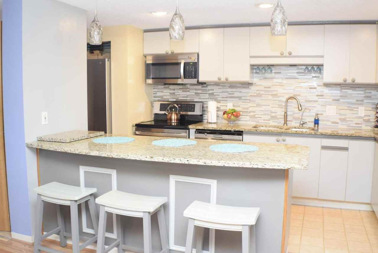 205 E Grand Ave #3B - Photo 2 of 11