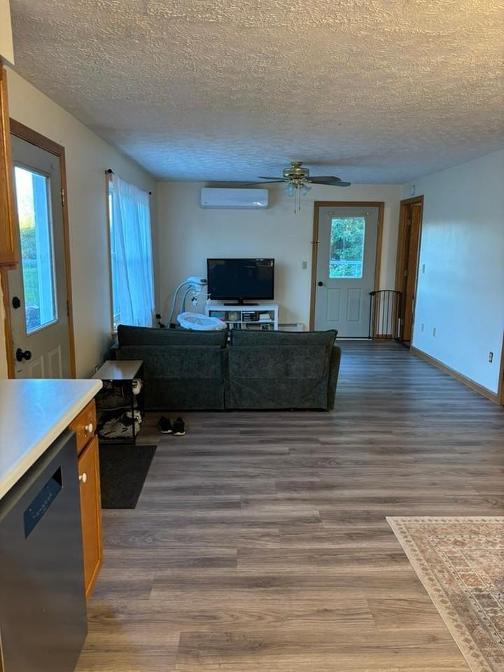 7B Cameron Dr - Photo 3 of 15