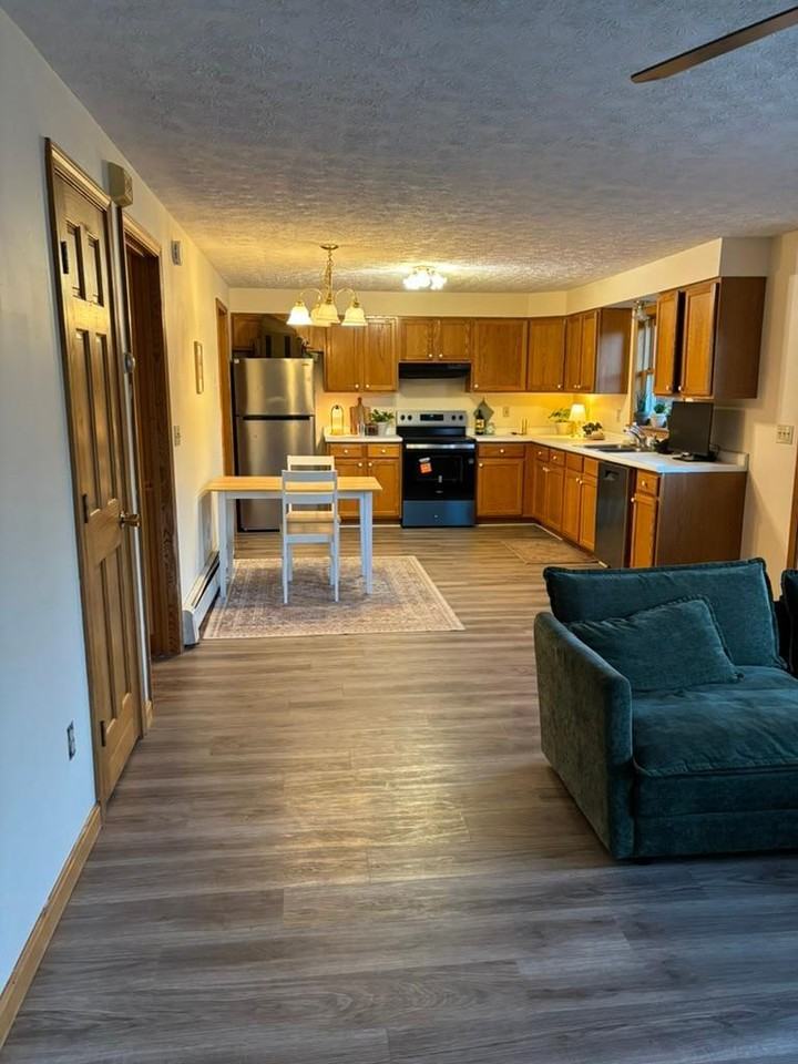 7B Cameron Dr - Photo 4 of 15