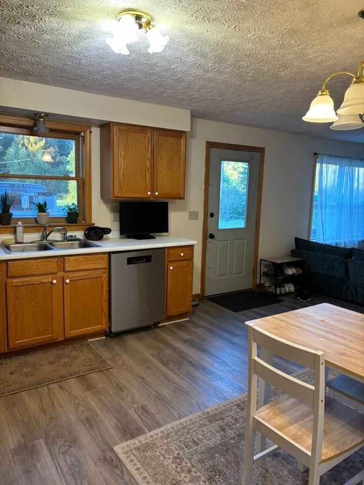 7B Cameron Dr - Photo 5 of 15