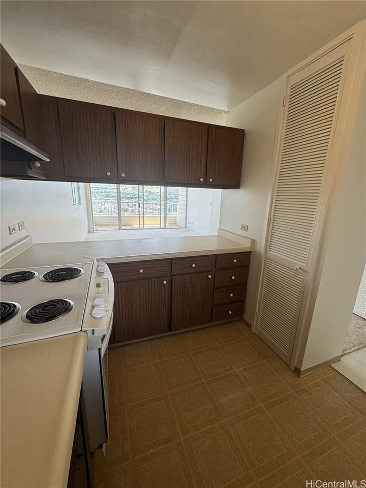 1160 Ala Napunani St #1601 - Photo 4 of 16