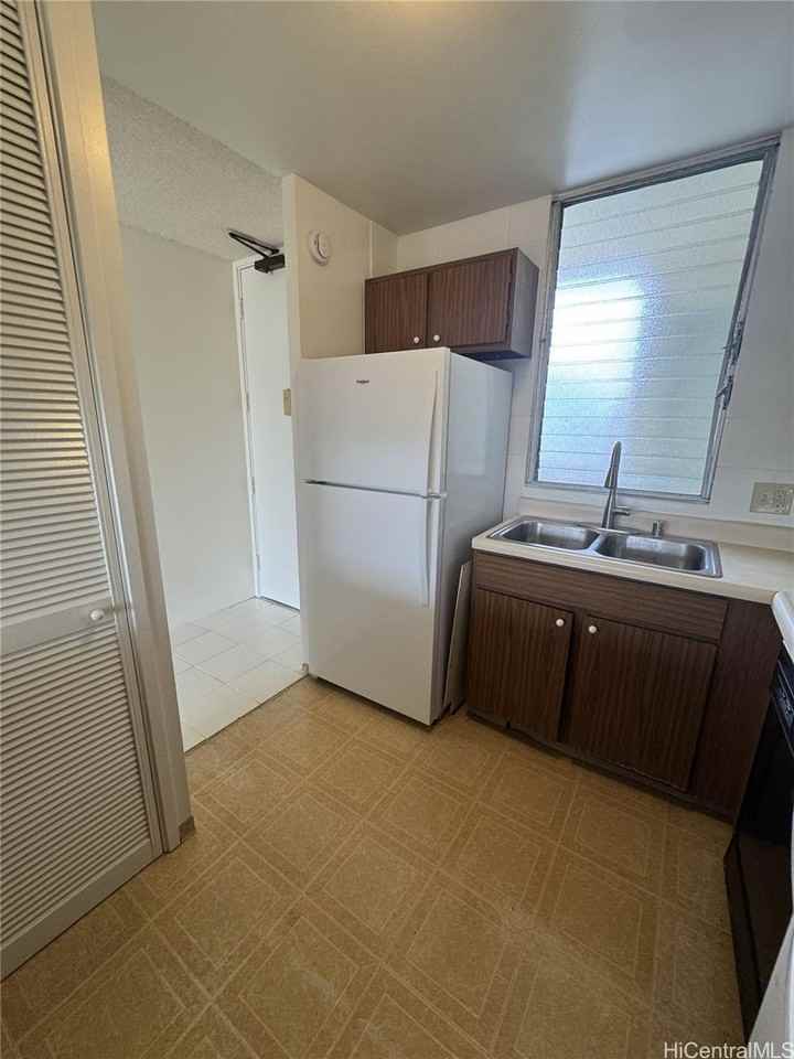 1160 Ala Napunani St #1601 - Photo 5 of 16