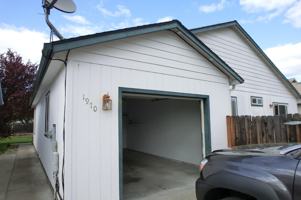 featured image of 1970 Sw Betty Ln