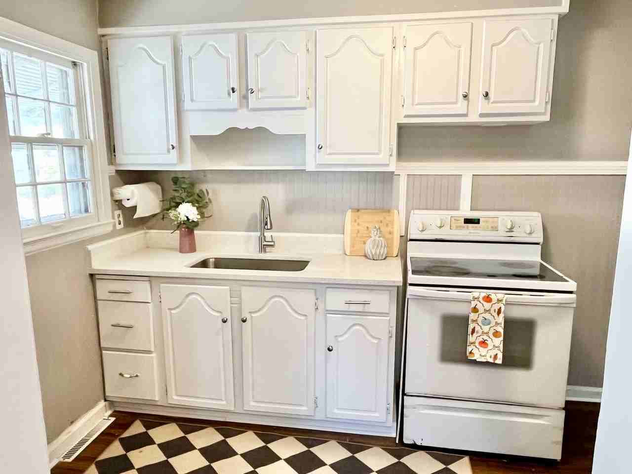 1315 Weyler Ave - Photo 4 of 28