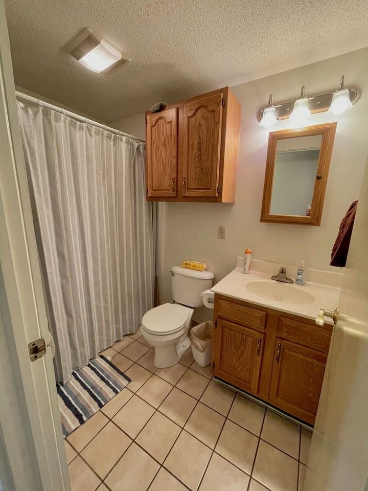 606 N Grant St - Photo 5 of 12