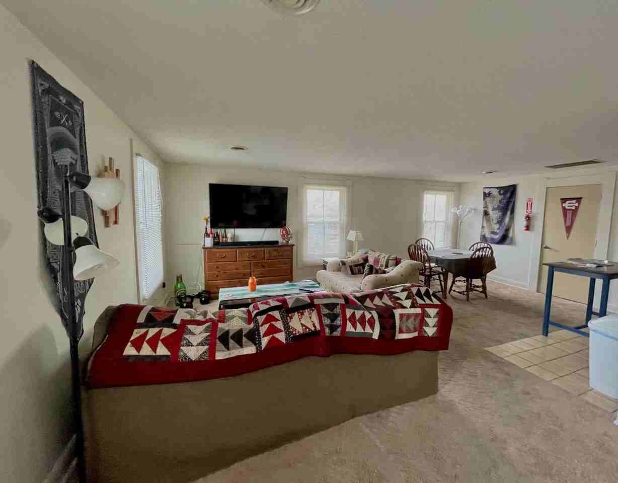 606 N Grant St - Photo 6 of 12