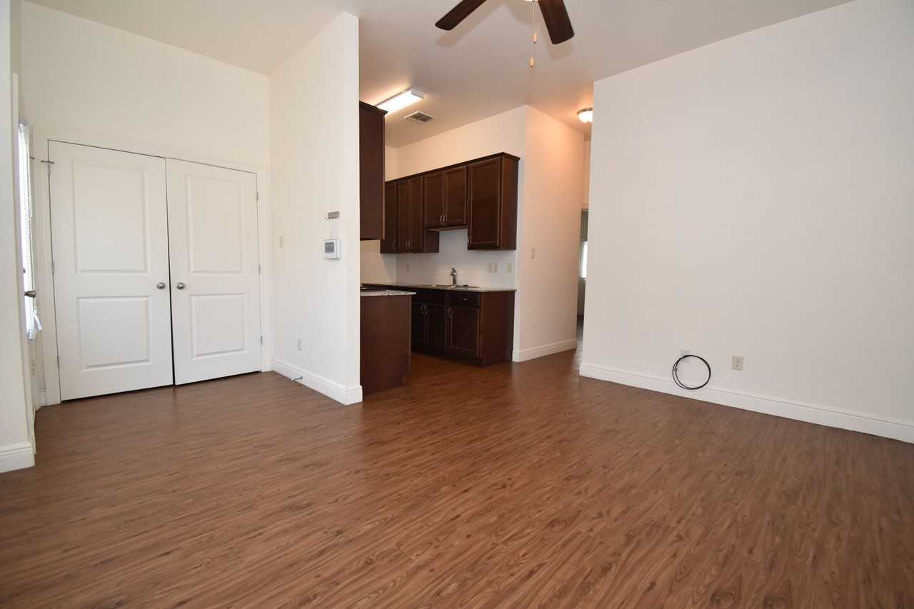 2436 W Barnett Springs Ave - Photo 3 of 11