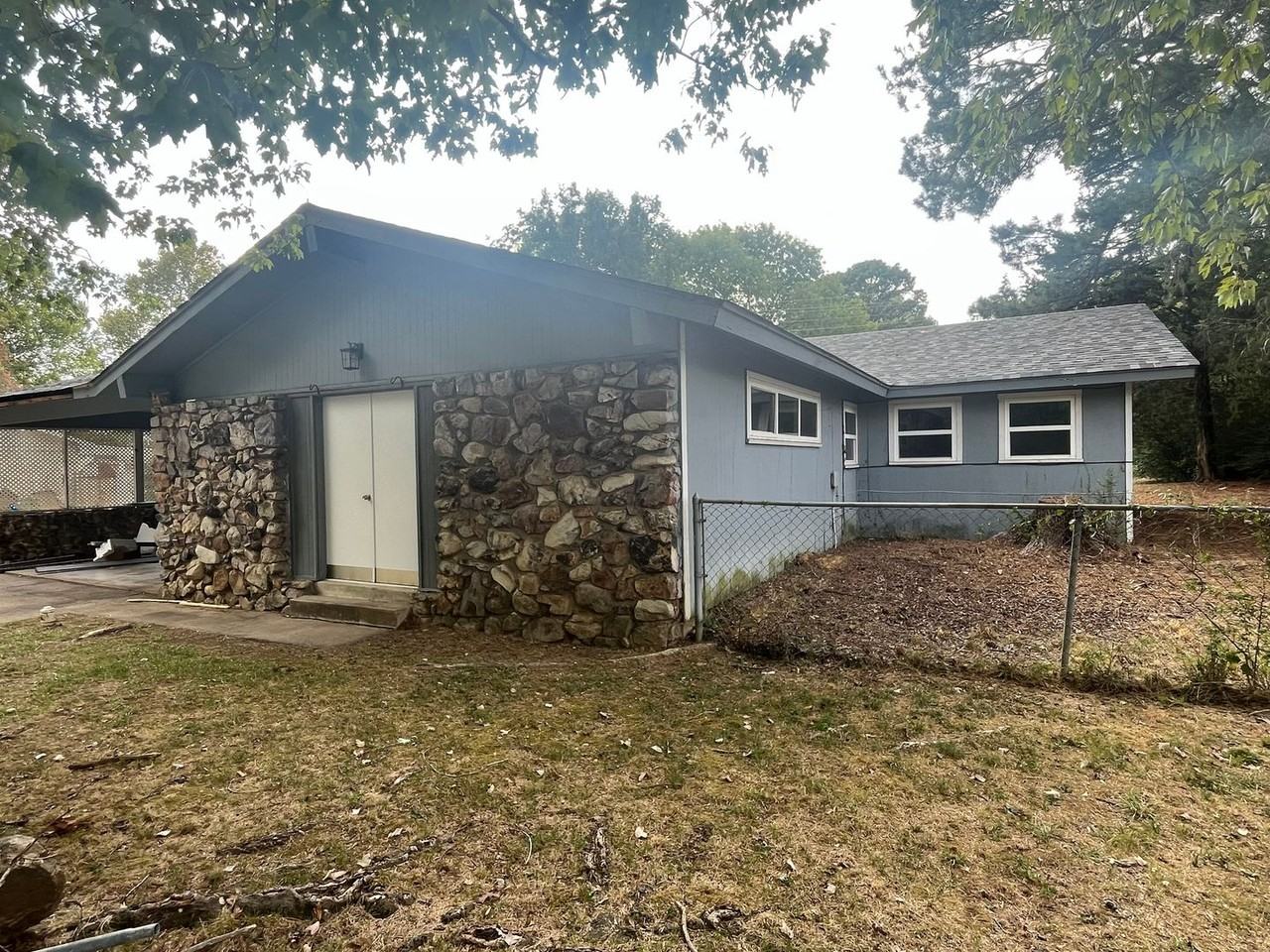 8 Lybrand Dr - Photo 2 of 36