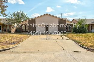 920-922 SW 97th St Duplex - Photo 1 of 1
