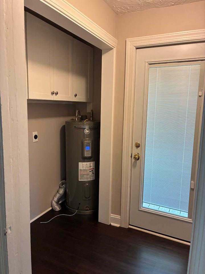 4145 Skyland Dr - Photo 4 of 20
