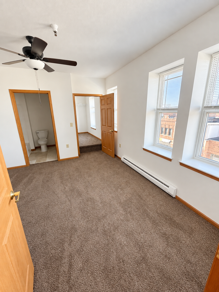 28 N Brown St - Photo 6 of 24