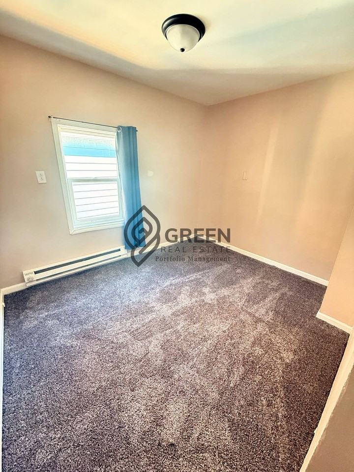 360-366 S Washington Ave - Photo 6 of 10