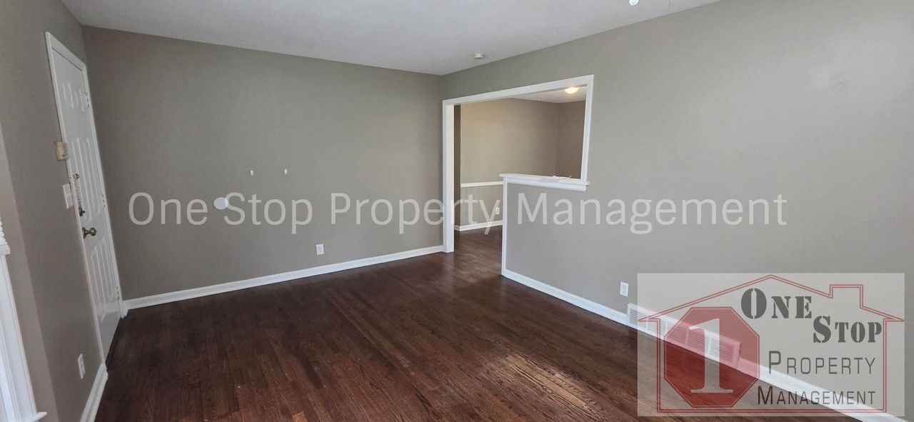 9914 Lawndale Ave - Photo 4 of 26