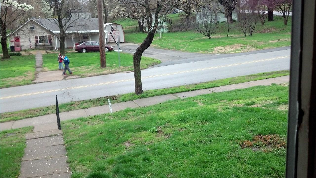 10628 E Kentucky Ave - Photo 7 of 40