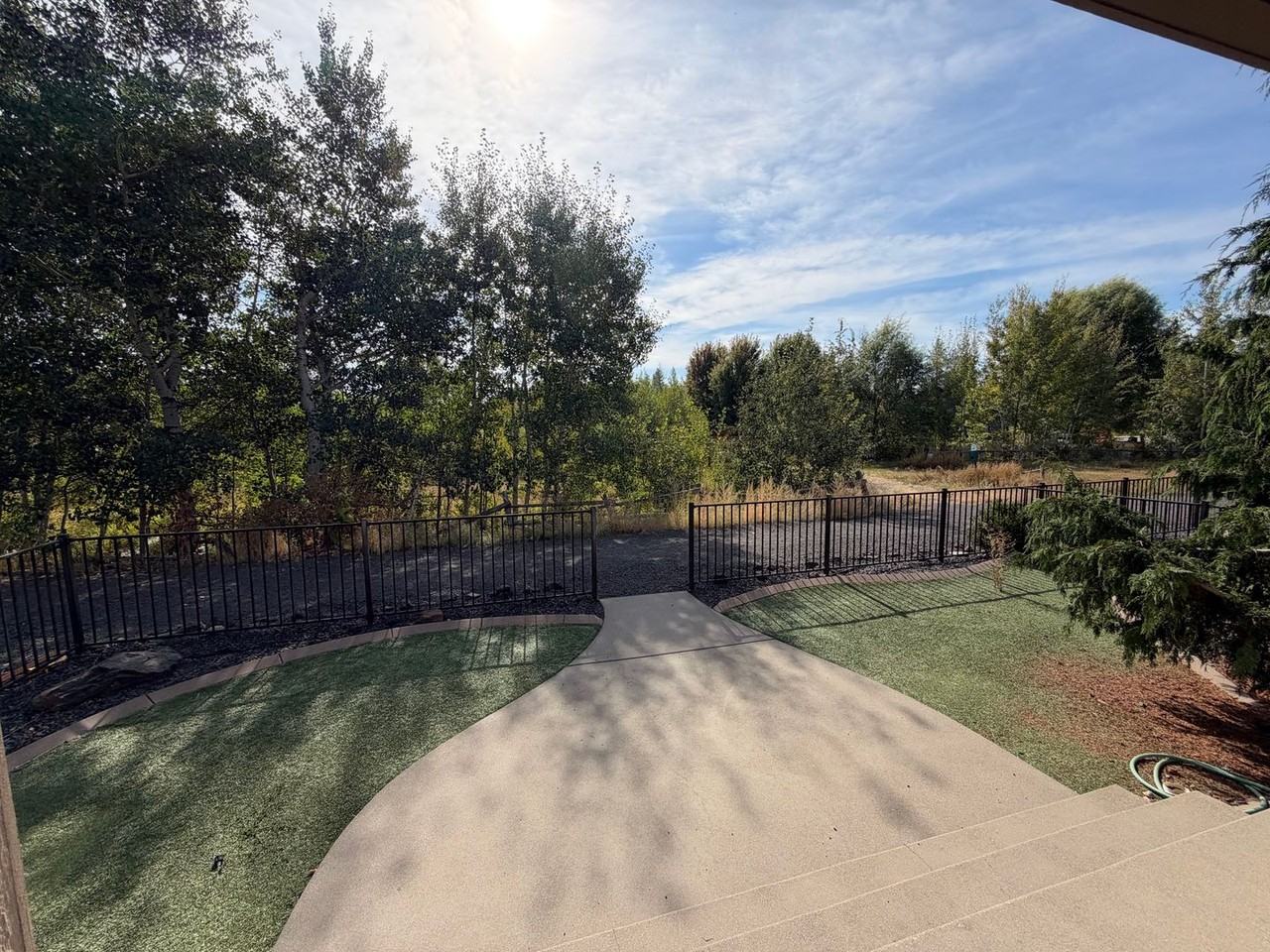 6 Bedroom Townhome - Photo 2 of 50