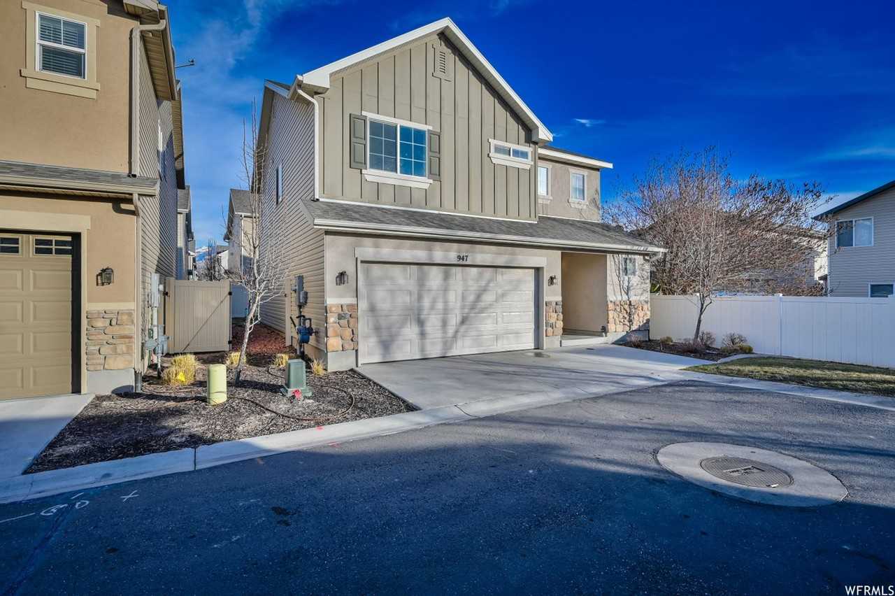 947 W Stonehaven Dr - Photo 2 of 24