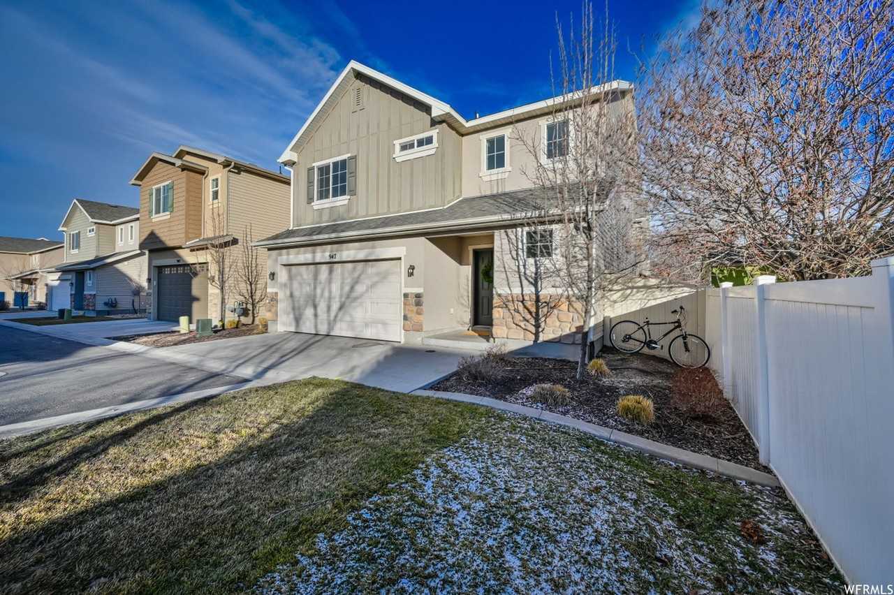 947 W Stonehaven Dr - Photo 3 of 24