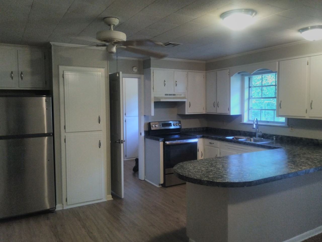 110 Nolen St - Photo 2 of 9