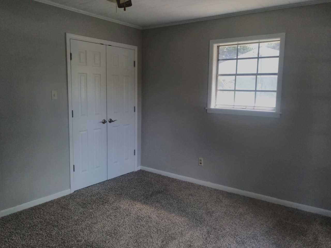 110 Nolen St - Photo 6 of 9