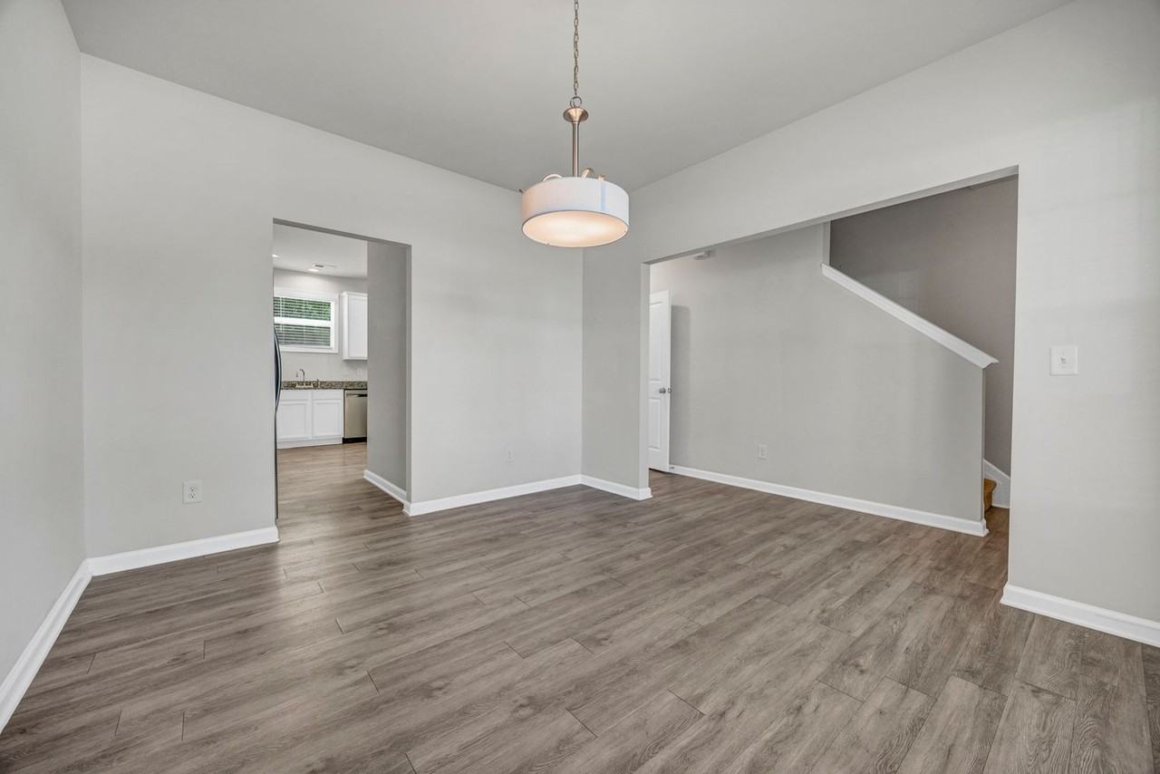 425 Magnolia Tree Rd - Photo 7 of 43