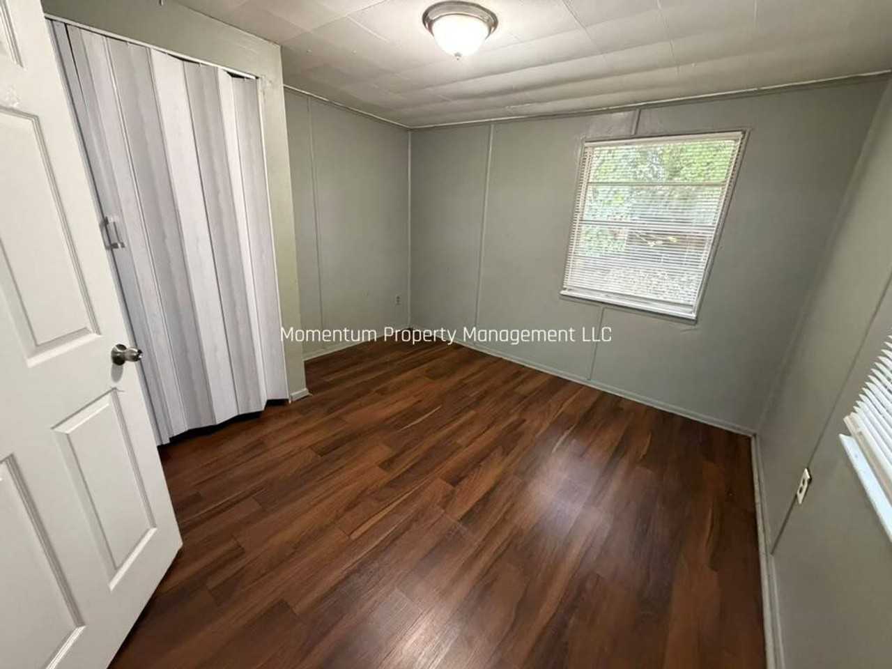 2011 E Fairbanks St - Photo 5 of 13