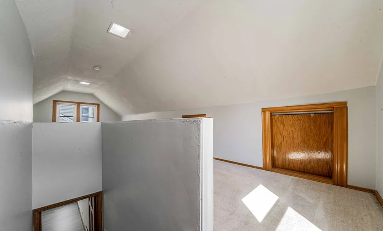 9107 S Highland Ave - Photo 3 of 27